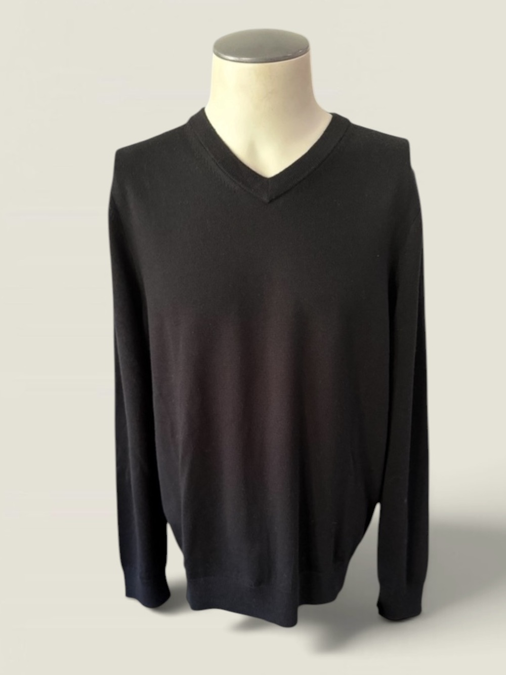 Nordstrom Extra Fine Merino Wool Classic V-Neck Sweater Size Medium